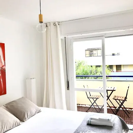 Renovated Apt With Piano Near Metro Apartment Lisbon