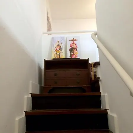 Renovated Apt With Piano Near Metro Lisbon